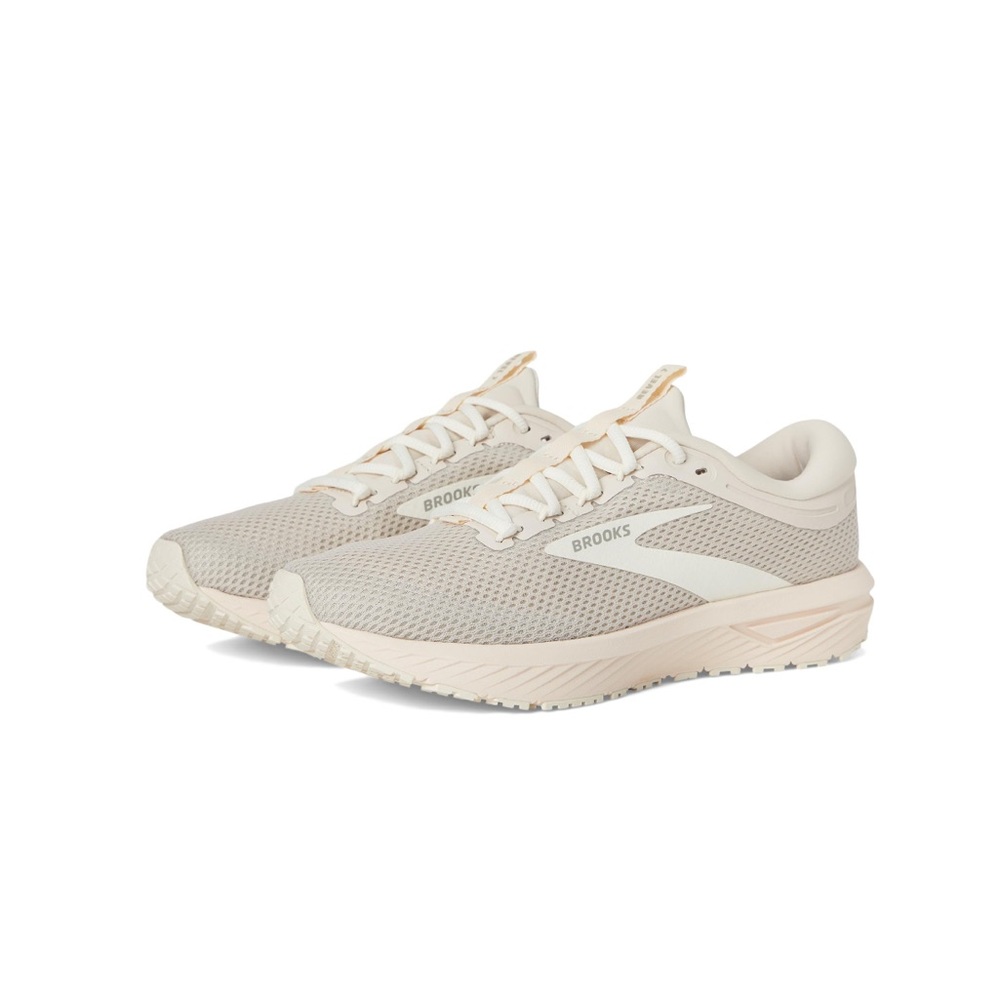 Brooks Revel 7 sneakers.
